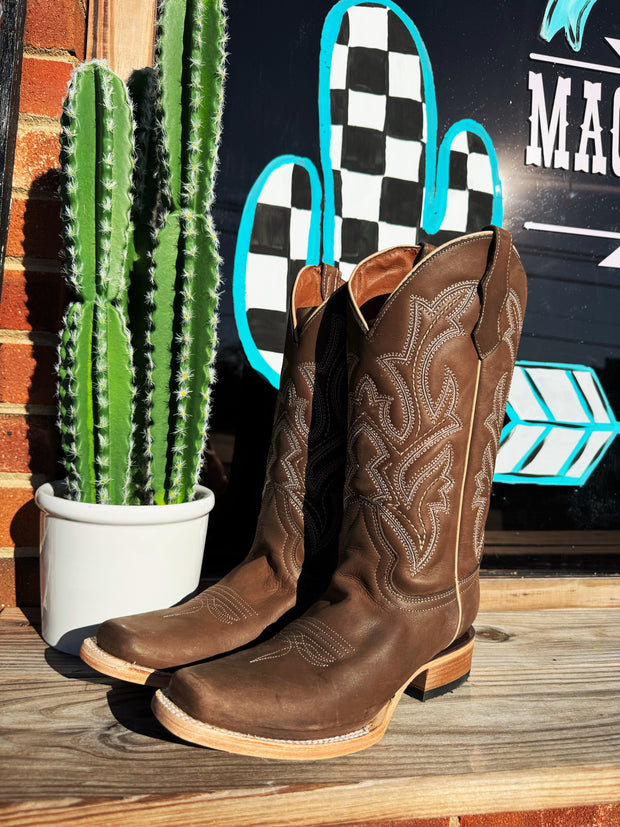 LD Chocolate Embroidery Wide Square Toe