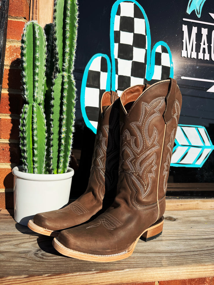 LD Chocolate Embroidery Wide Square Toe