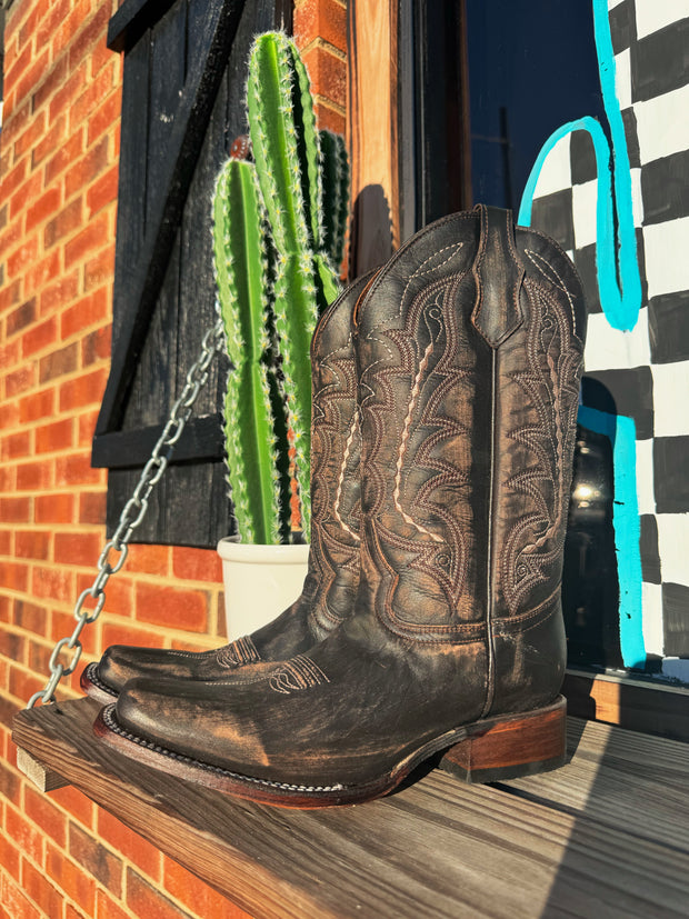 LD Chocolate Embroidery Square Toe