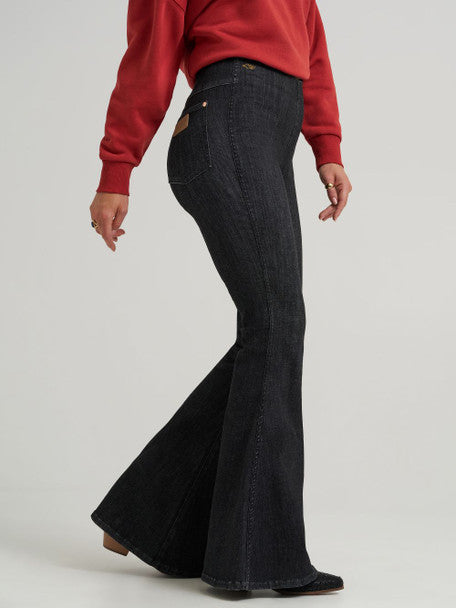 Lainey Wilson Pull On Wrangler Jean *Updated Pics comin soon*
