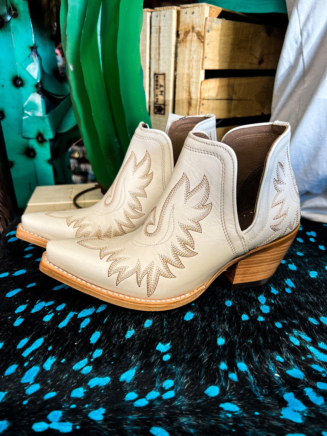 Ariat dixon gold hotsell